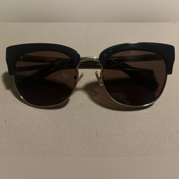 Coach Bobbie Sunglasses with case, cloth, and documentation - Picture 2 of 4